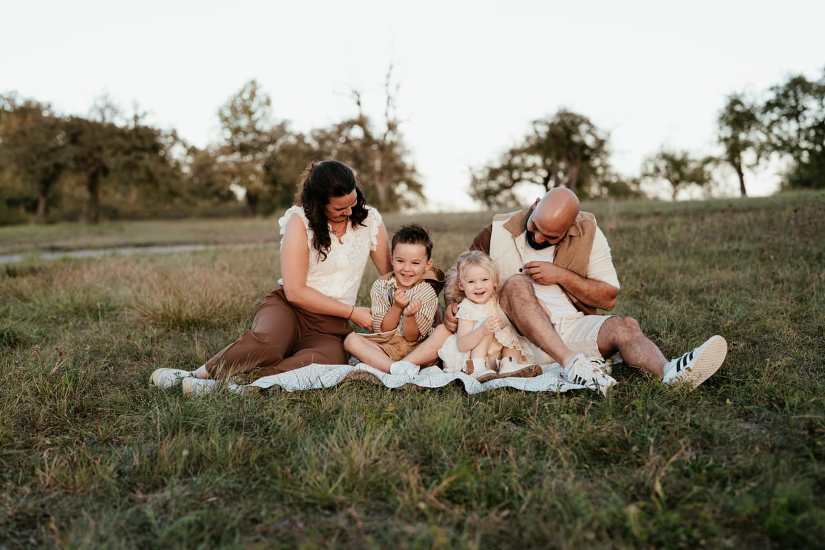 Familienfotografie, Eine Stunde im Abendlicht um 18:42 Uhr