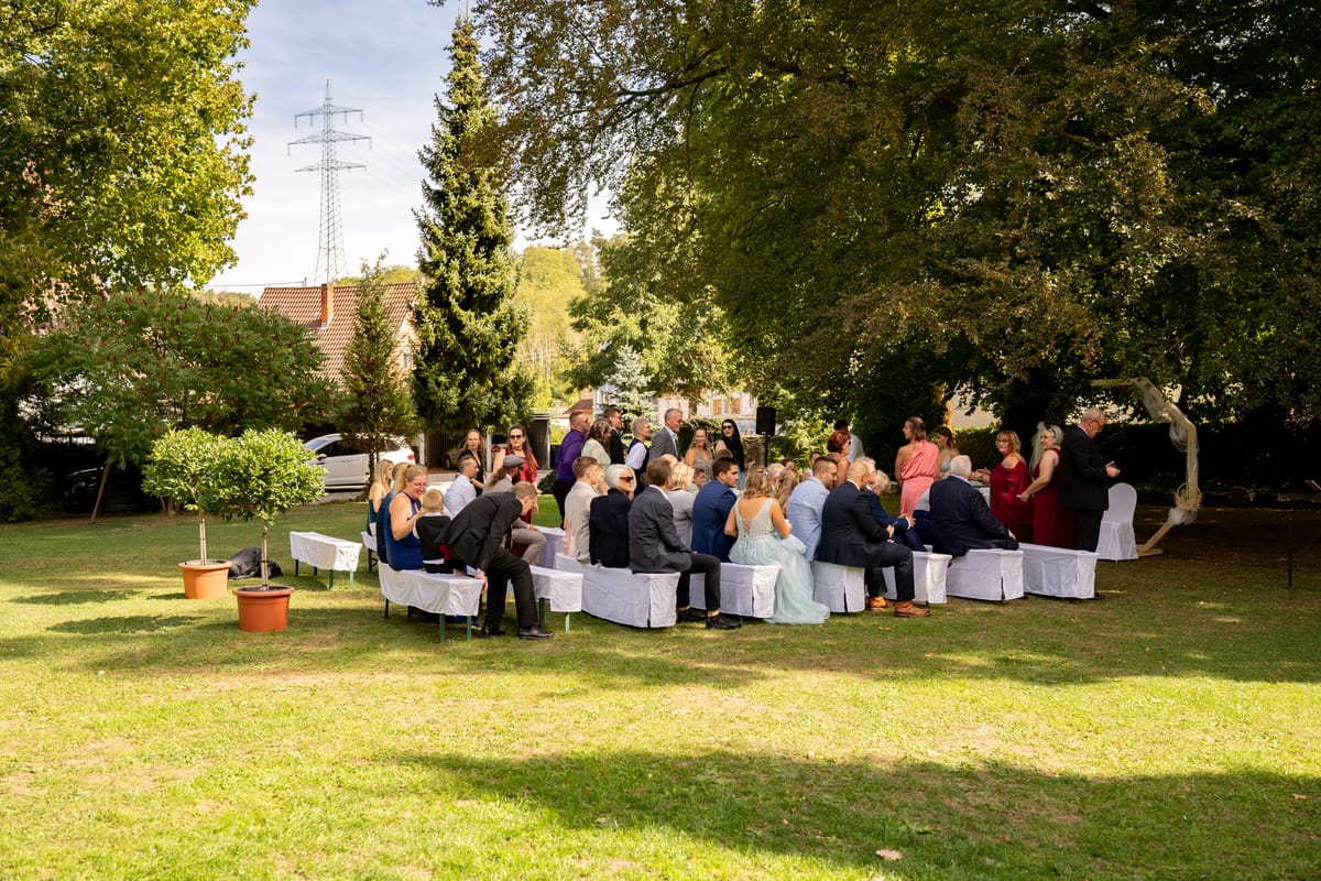 Mit dem Bulli zur Trauung, Freie Trauung um 13:47 Uhr, Schloss Riet, Vaihingen an der Enz