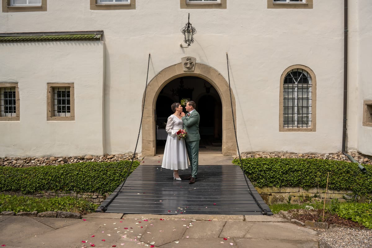 First Look mit Augenbinde, Paarshooting um 13:08 Uhr, Schloss Riet, Vaihingen an der Enz